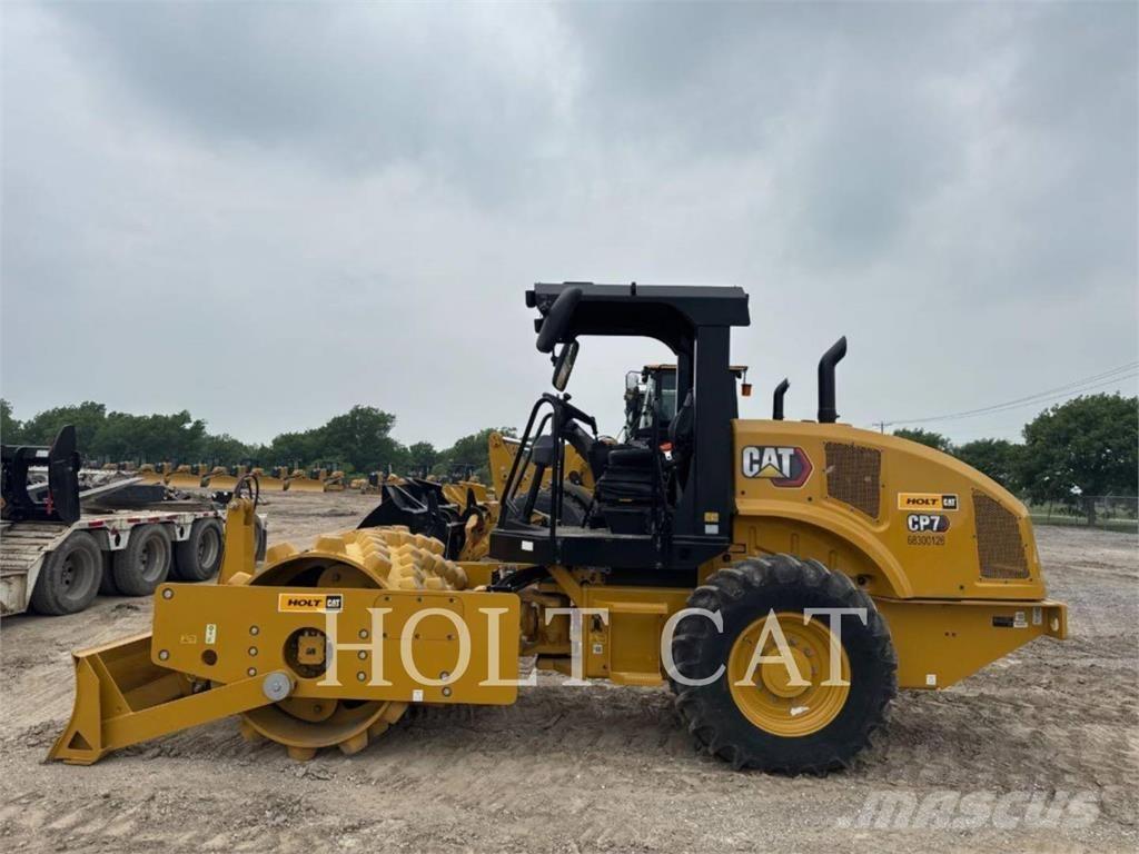 CAT CP7 Грунтові котки
