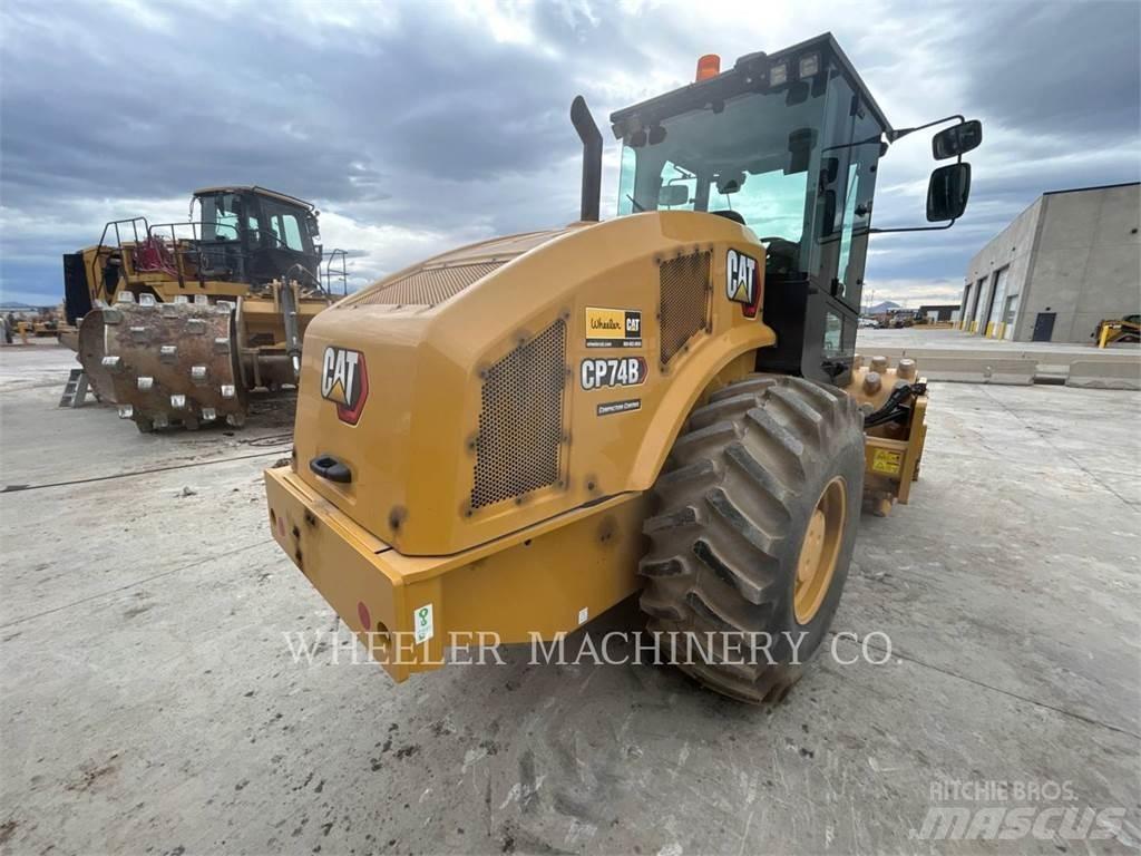 CAT CP74B Грунтові котки
