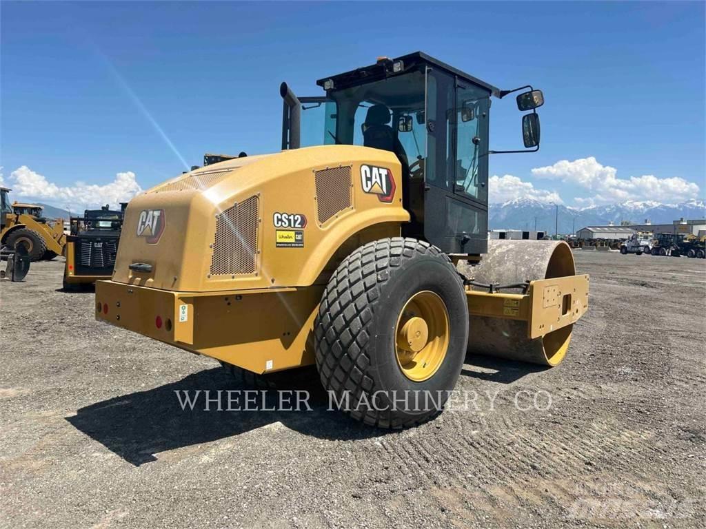 CAT CS12 Грунтові котки