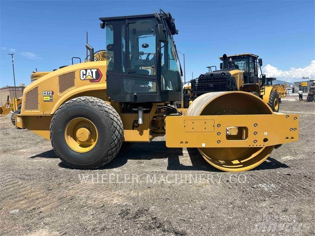 CAT CS12 Грунтові котки