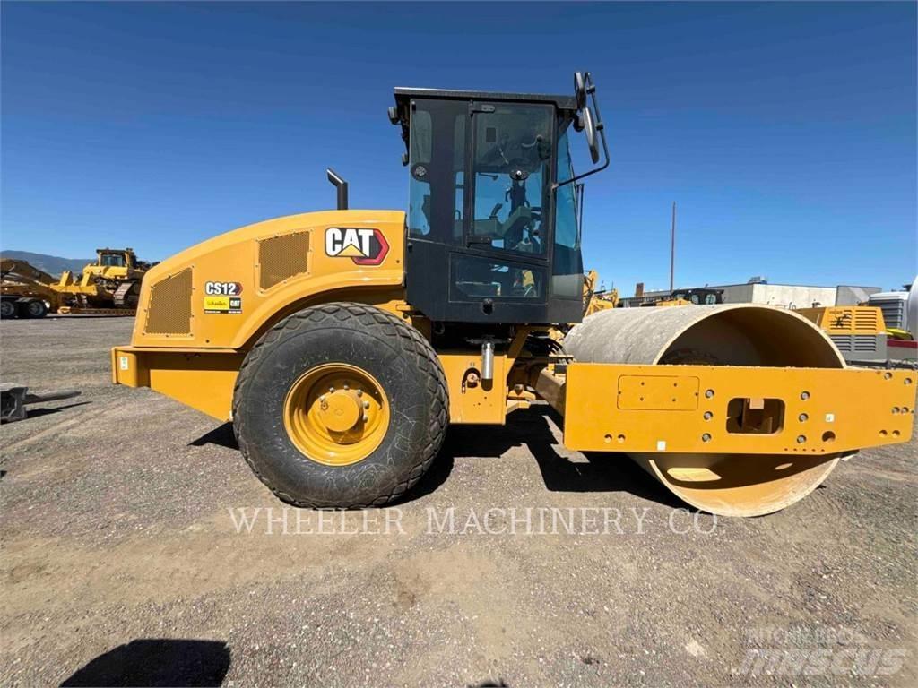CAT CS12 Грунтові котки