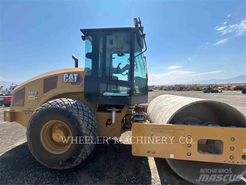 CAT CS12 Грунтові котки
