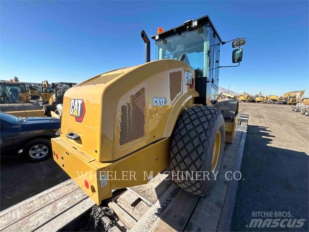 CAT CS12 Грунтові котки