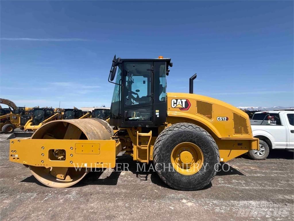 CAT CS12 Грунтові котки