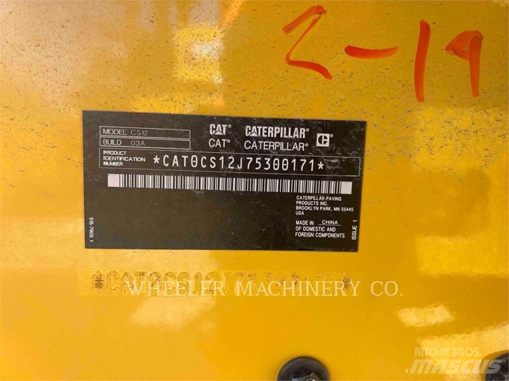 CAT CS12 Грунтові котки