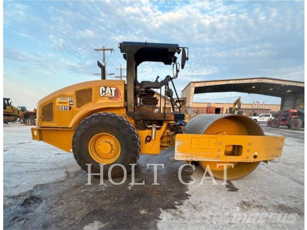 CAT CS12 Грунтові котки