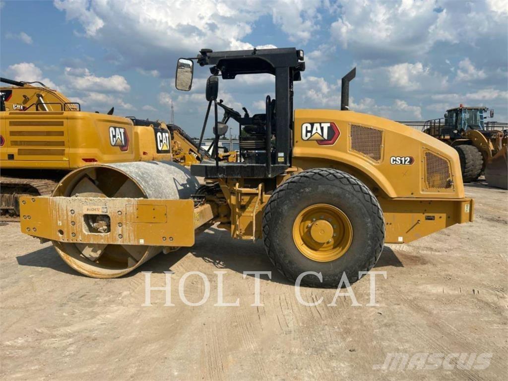 CAT CS12 Грунтові котки