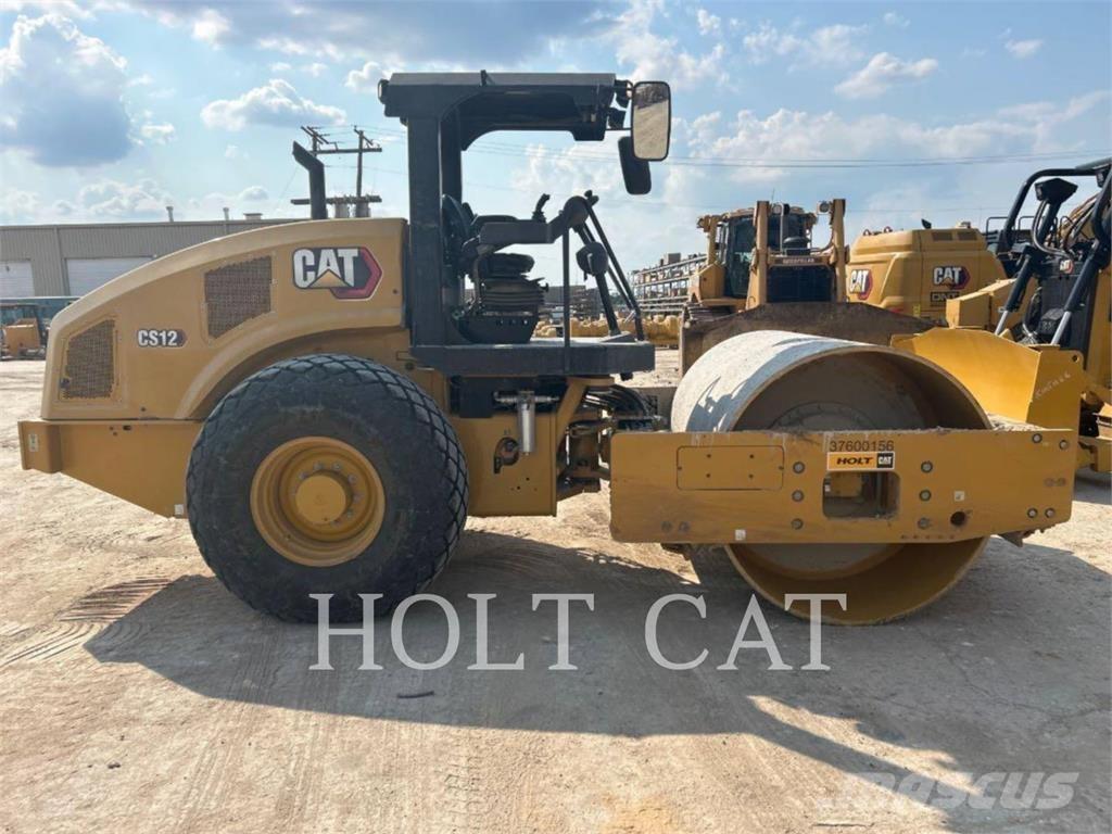 CAT CS12 Грунтові котки