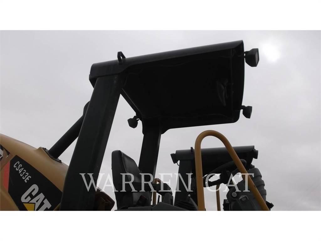 CAT CS433E Асфальтовкладачі