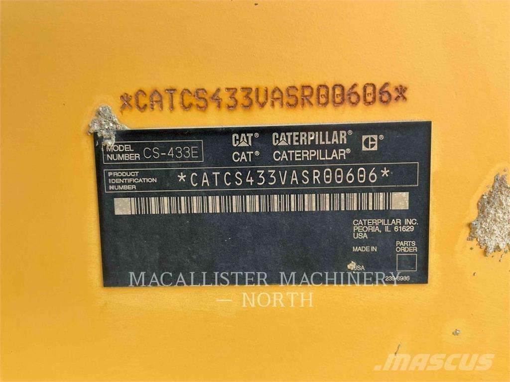 CAT CS433E Грунтові котки