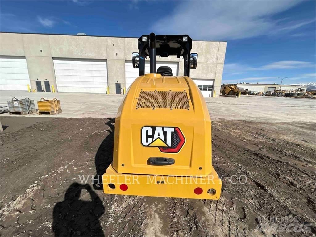 CAT CS44B Грунтові котки