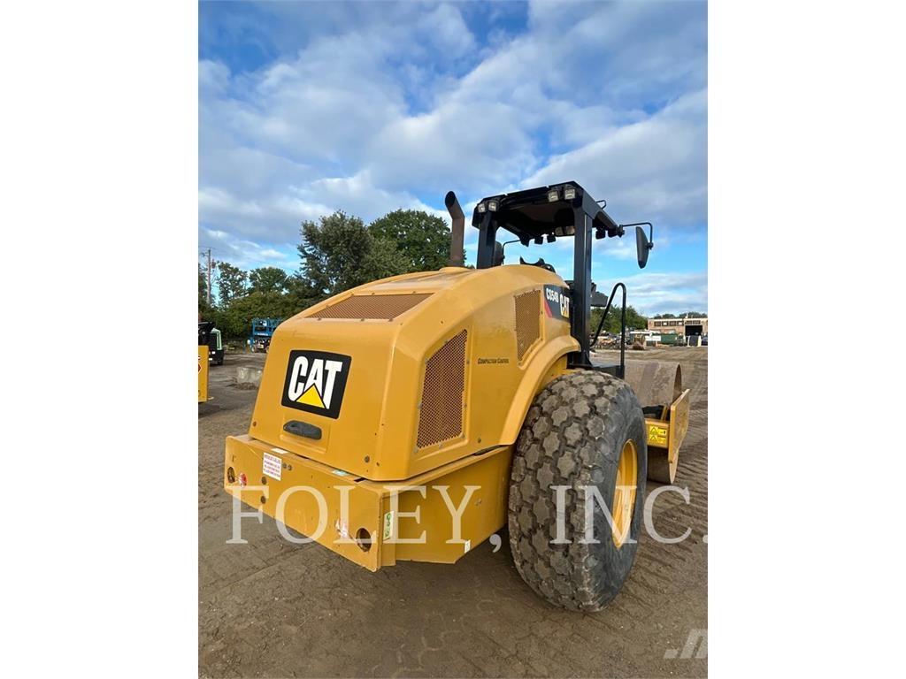 CAT CS54B Грунтові котки