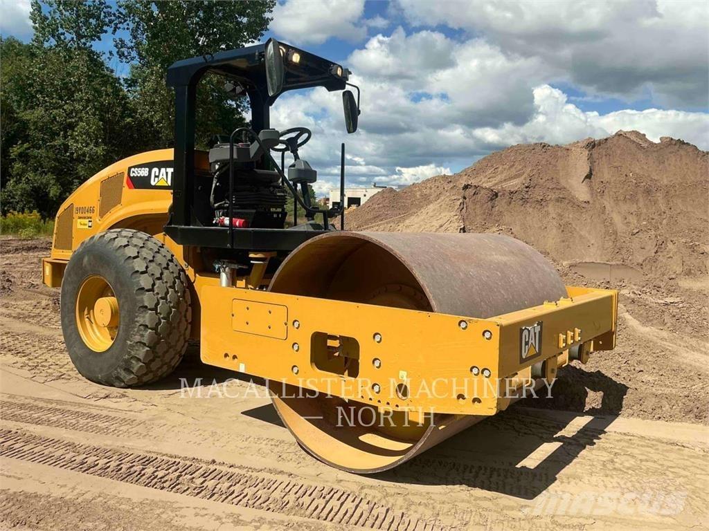 CAT CS56B Грунтові котки