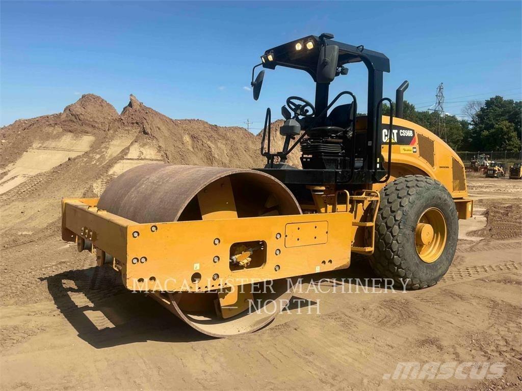 CAT CS56B Грунтові котки