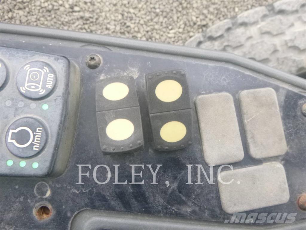 CAT CS56B Грунтові котки