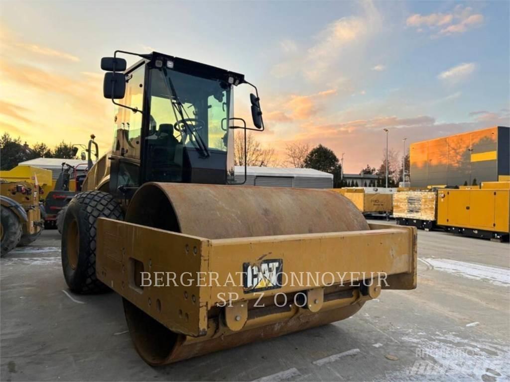 CAT CS64B Грунтові котки