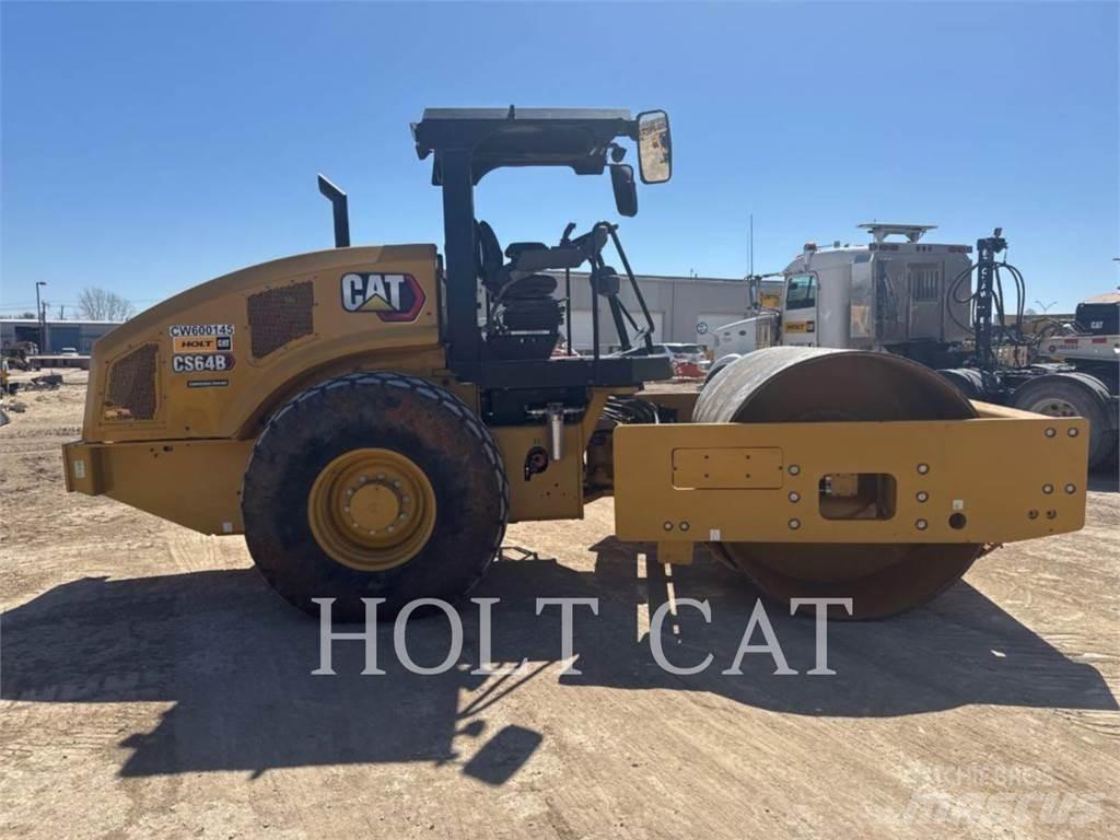 CAT CS64B Грунтові котки