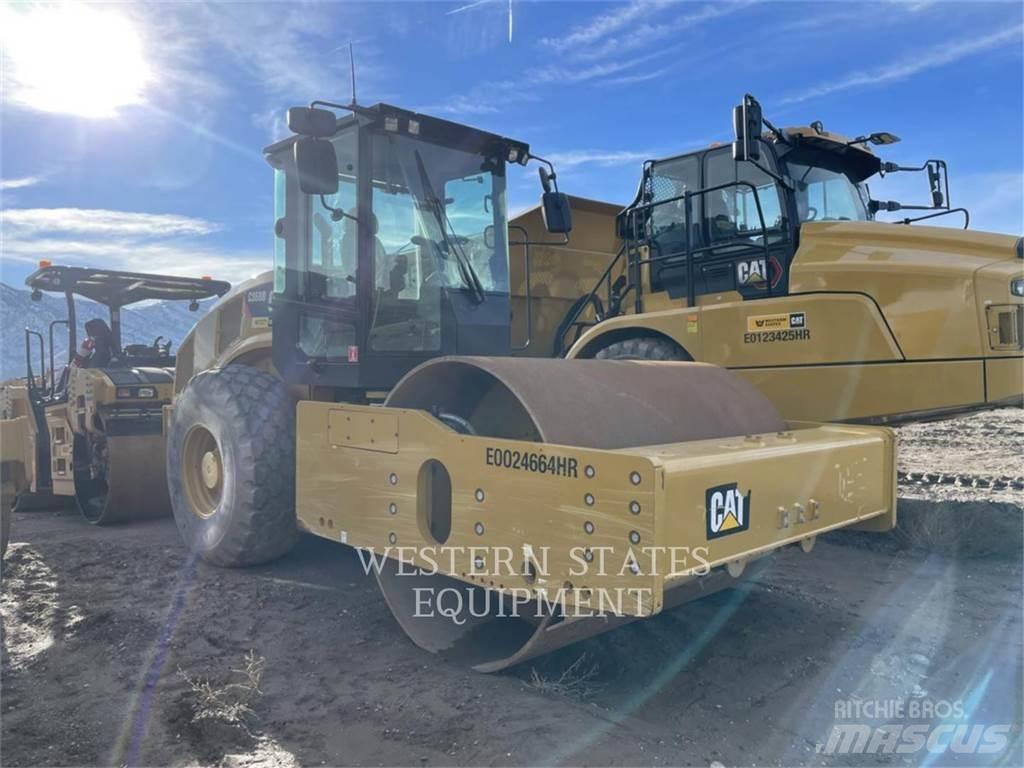 CAT CS68B Грунтові котки
