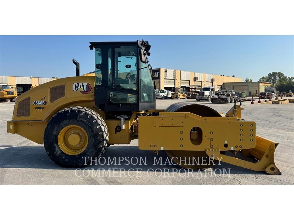 CAT CS68B Грунтові котки
