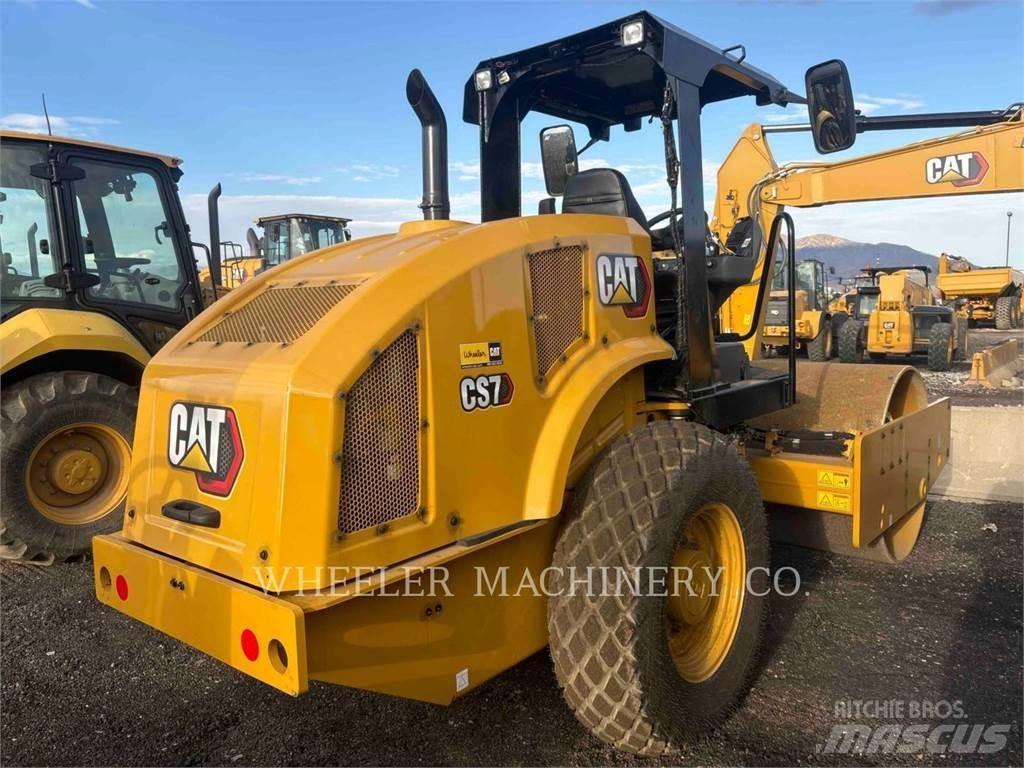 CAT CS7 Грунтові котки