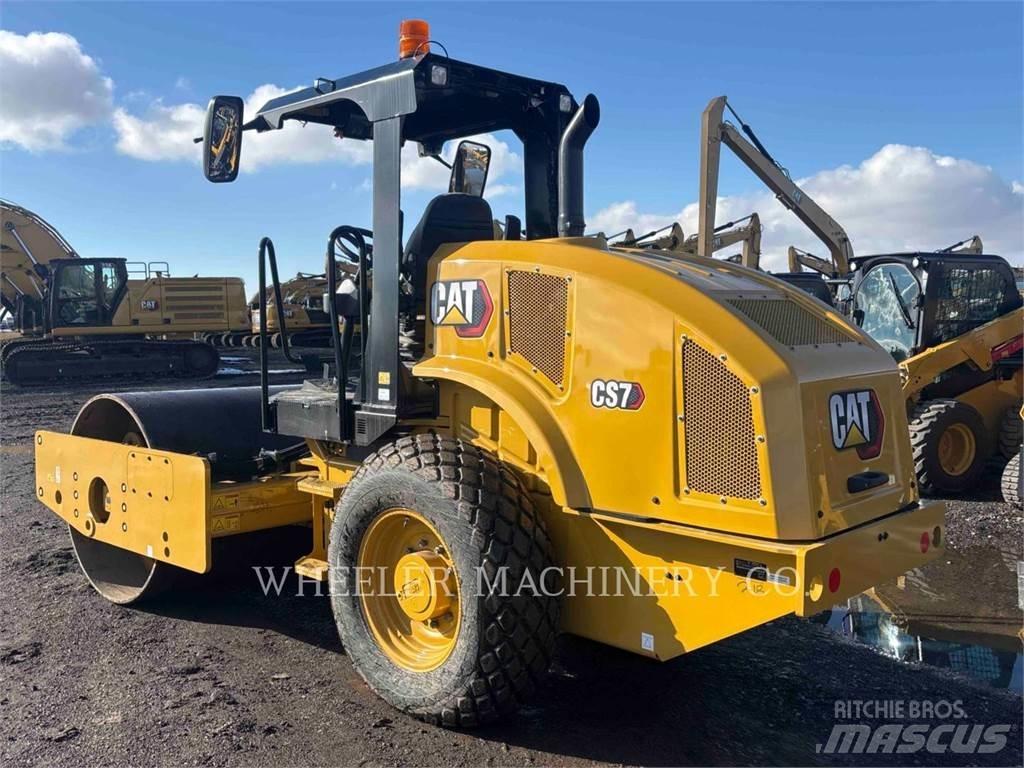 CAT CS7 Грунтові котки