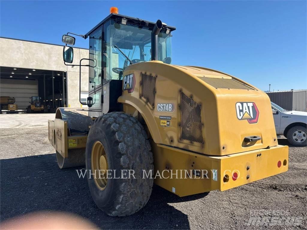 CAT CS74B Грунтові котки