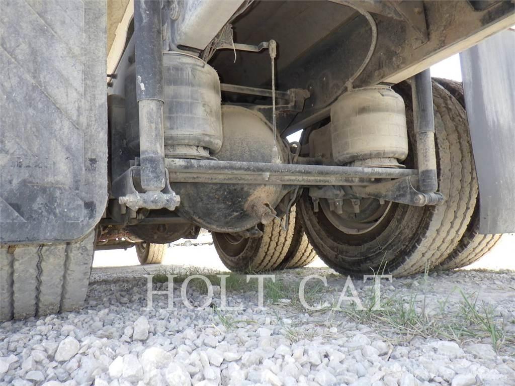 CAT CT660S Вантажівки / спеціальні