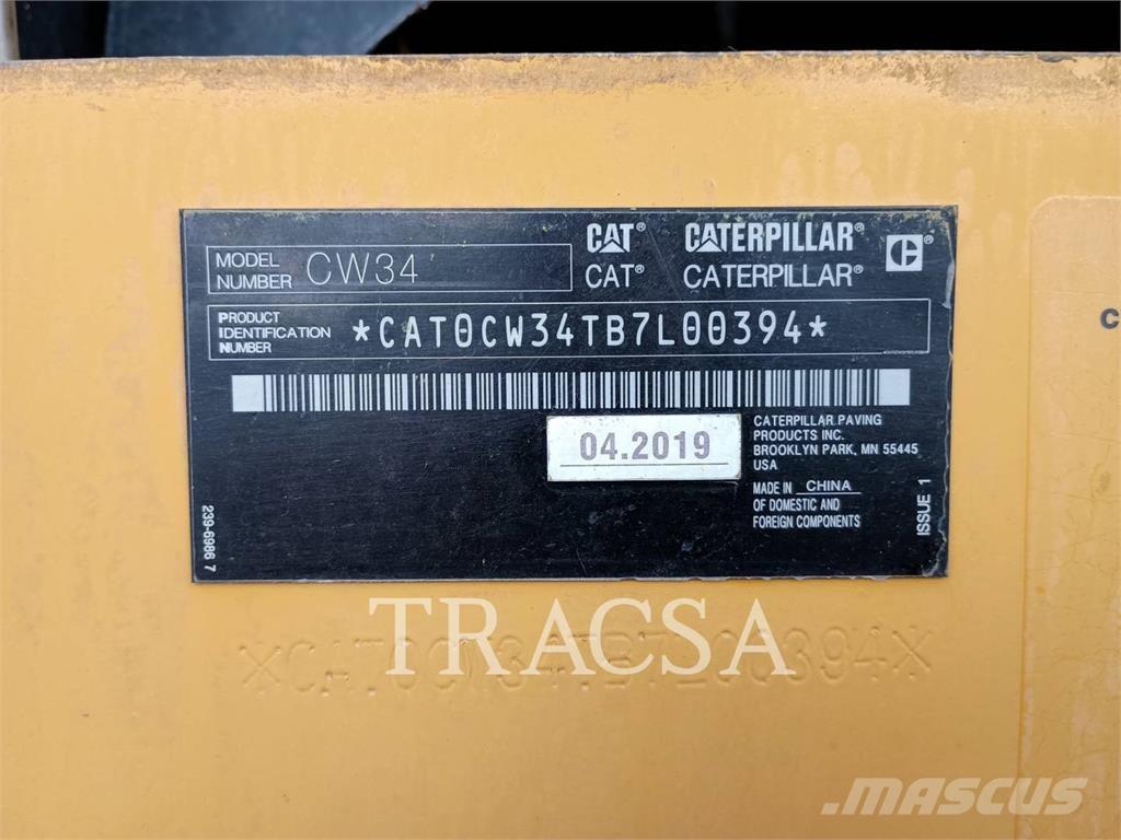 CAT CW 34 Пневматичні катки