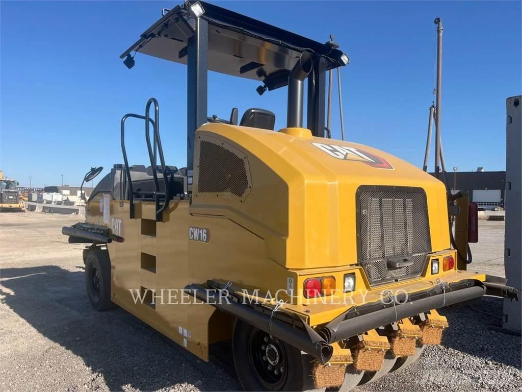 CAT CW16 Пневматичні катки