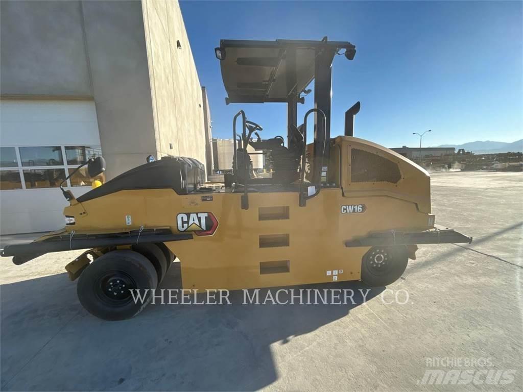 CAT CW16 Пневматичні катки