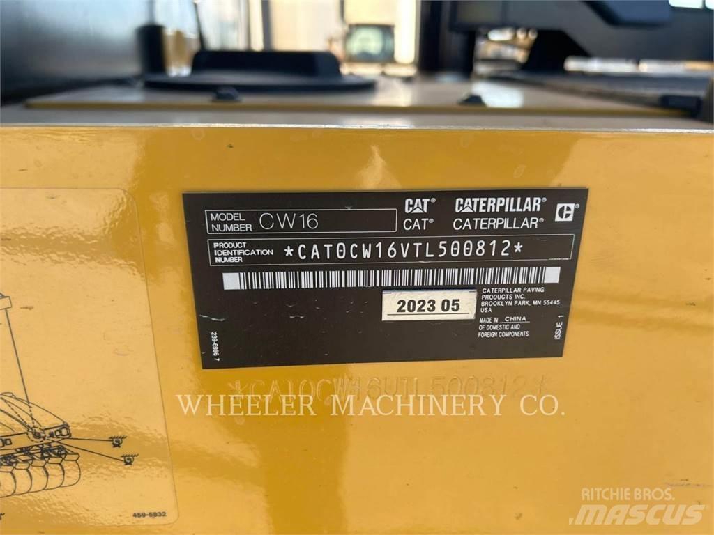CAT CW16 Пневматичні катки