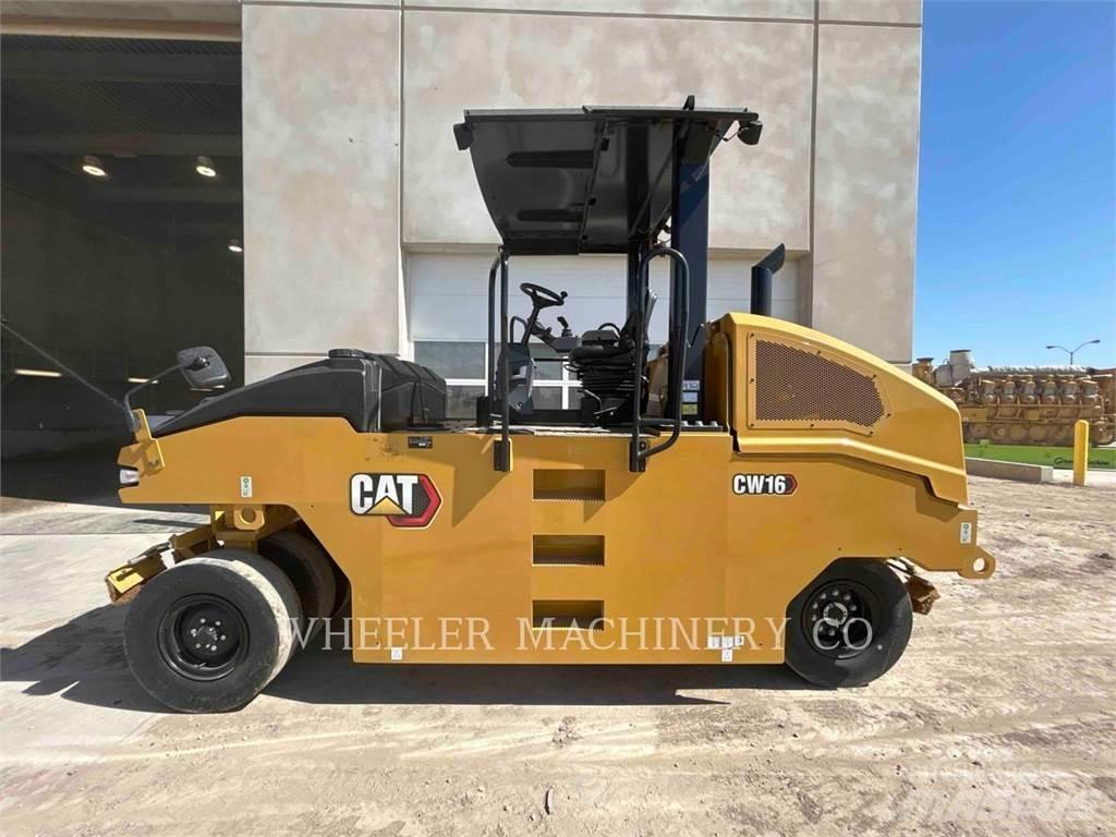CAT CW16 Пневматичні катки