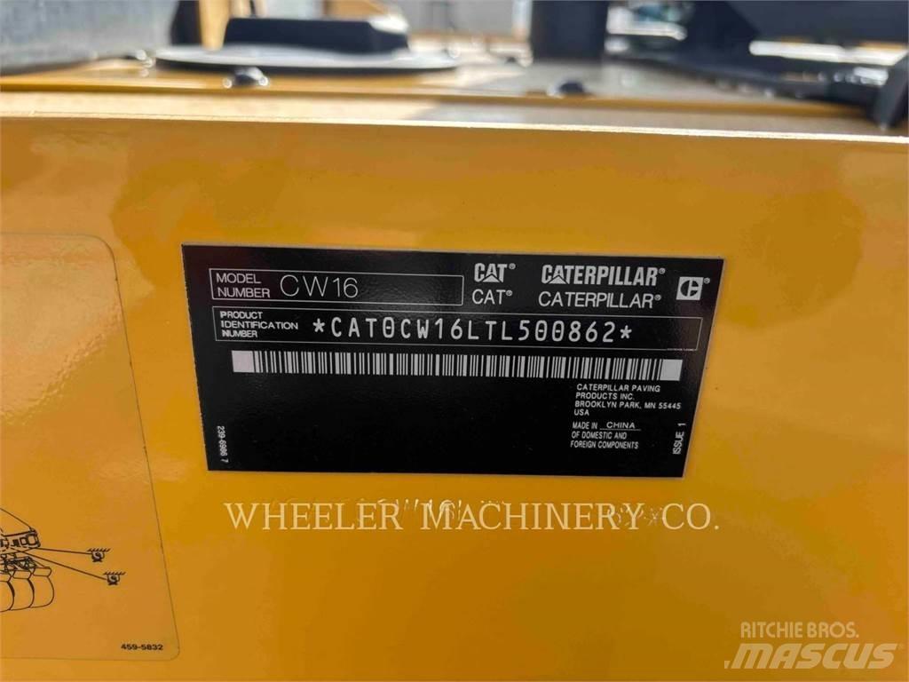 CAT CW16 Пневматичні катки