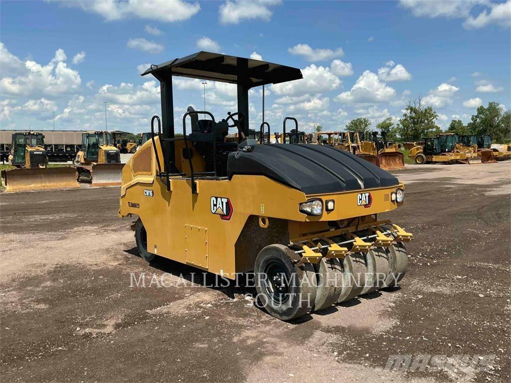 CAT CW16 Пневматичні катки