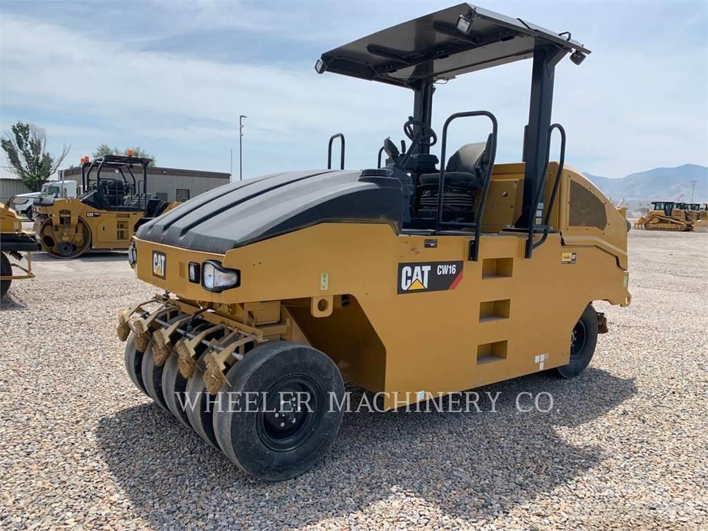 CAT CW16 Пневматичні катки