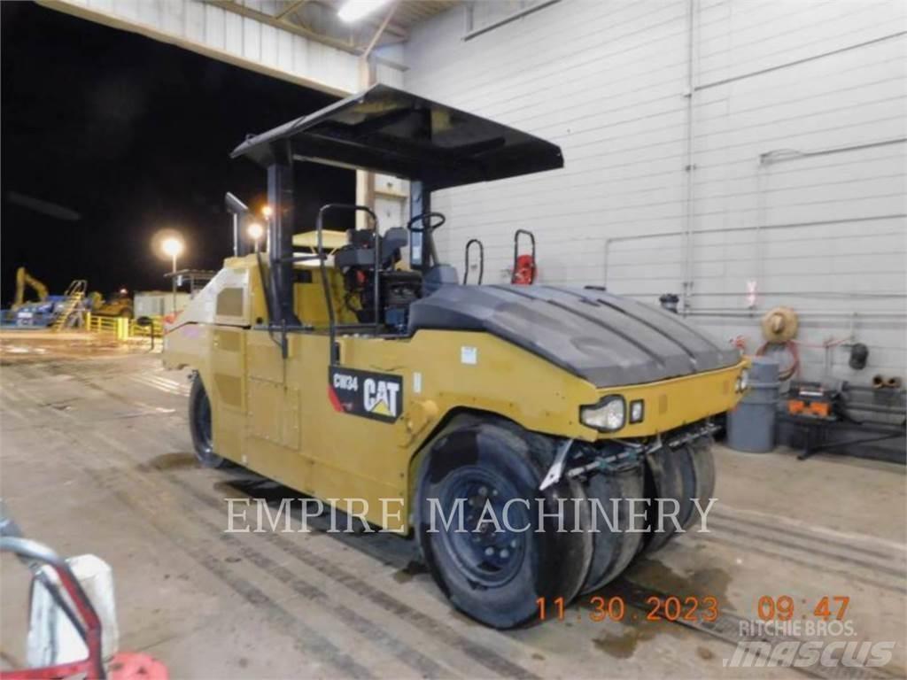 CAT CW34 Пневматичні катки