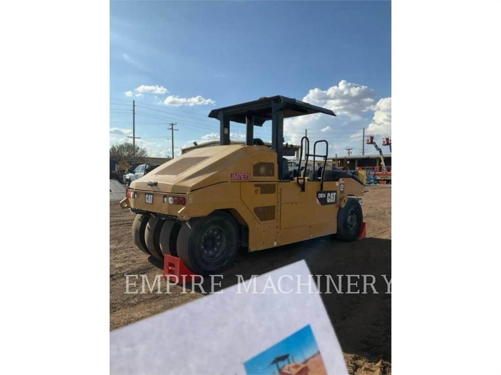 CAT CW34 Пневматичні катки
