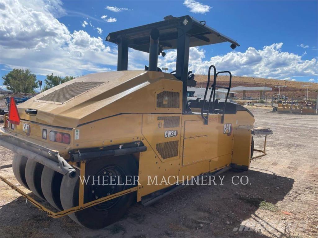 CAT CW34 Пневматичні катки
