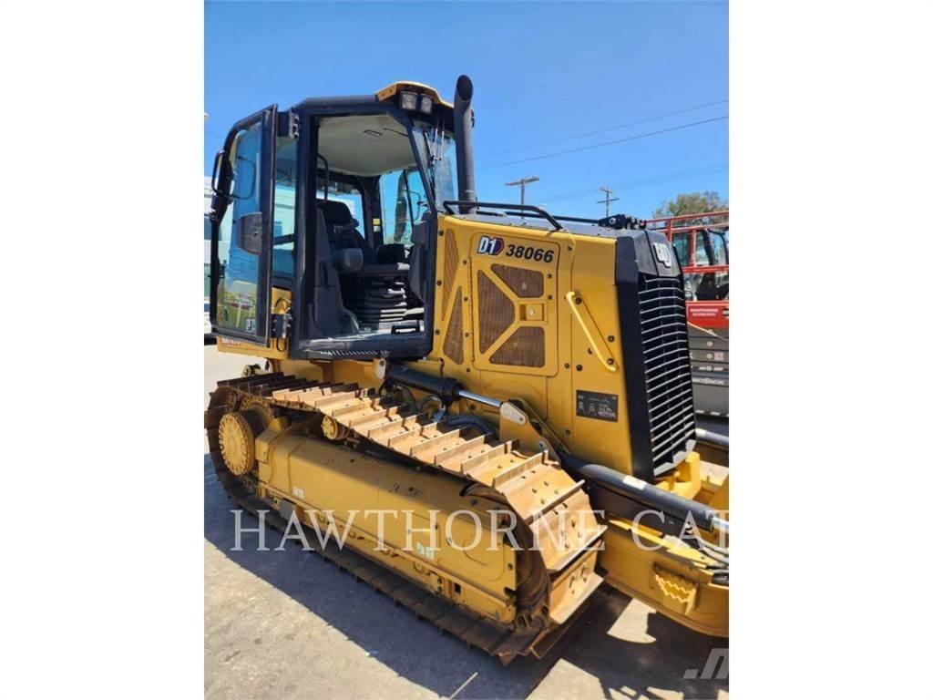 CAT D1 Гусеничні бульдозери