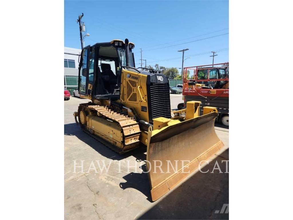 CAT D1 Гусеничні бульдозери