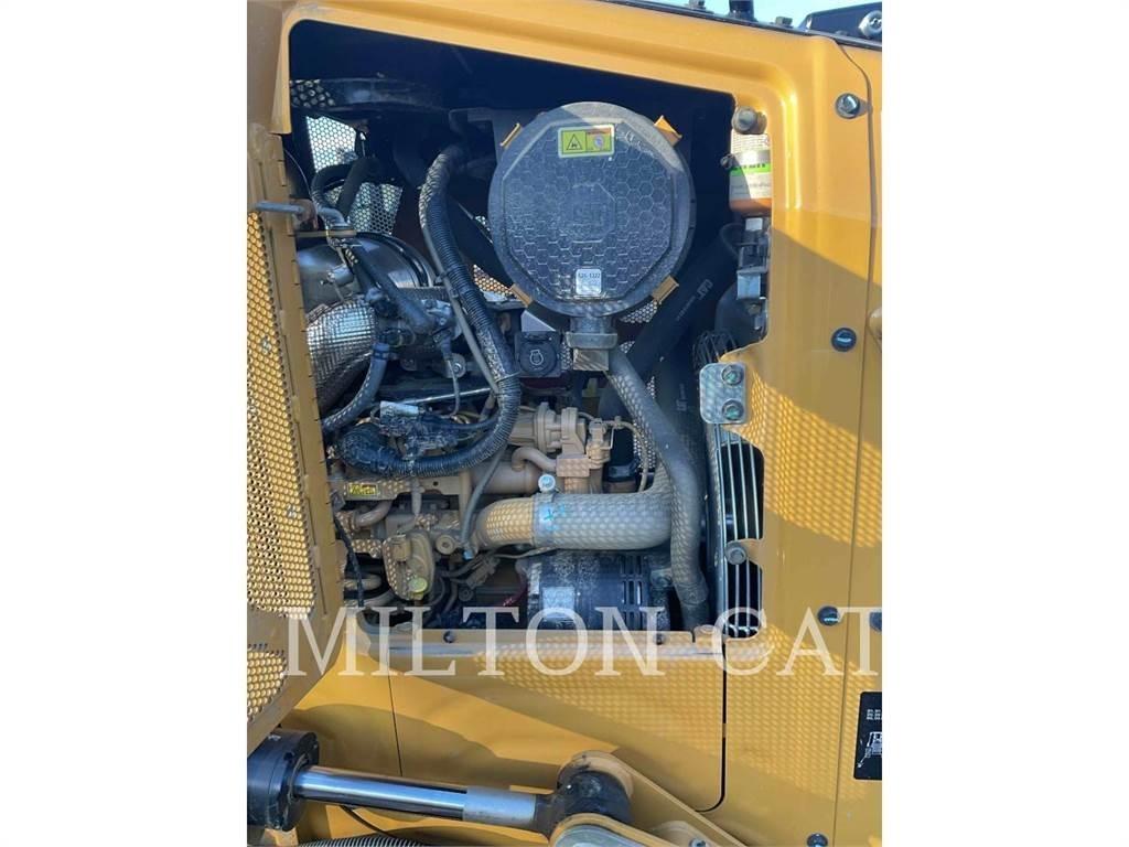 CAT D1 Гусеничні бульдозери