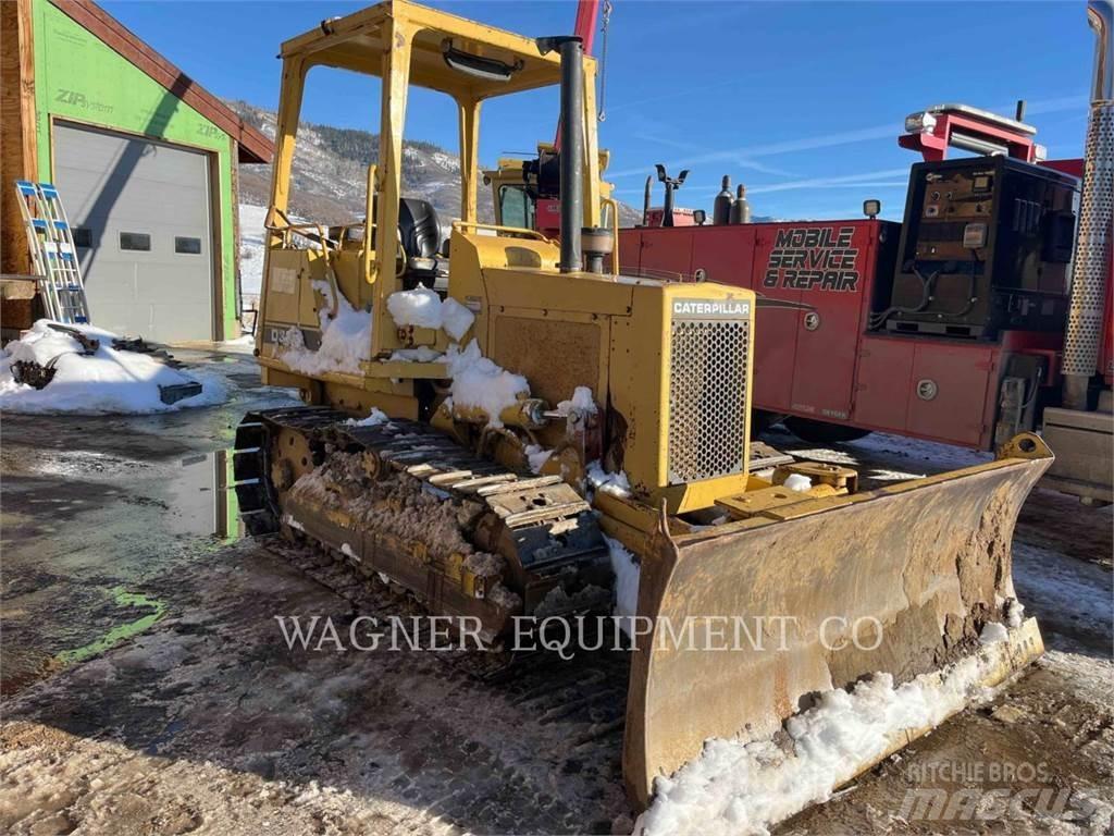 CAT D1 Гусеничні бульдозери