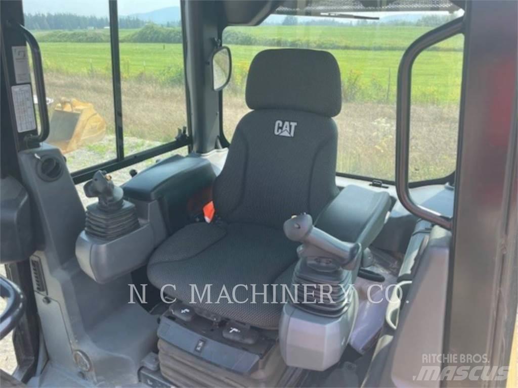 CAT D1 LGPCB Гусеничні бульдозери