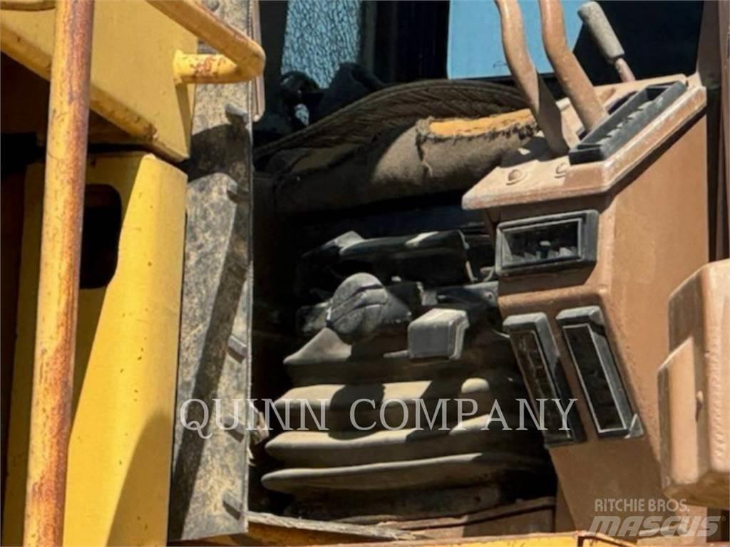 CAT D10 Гусеничні бульдозери