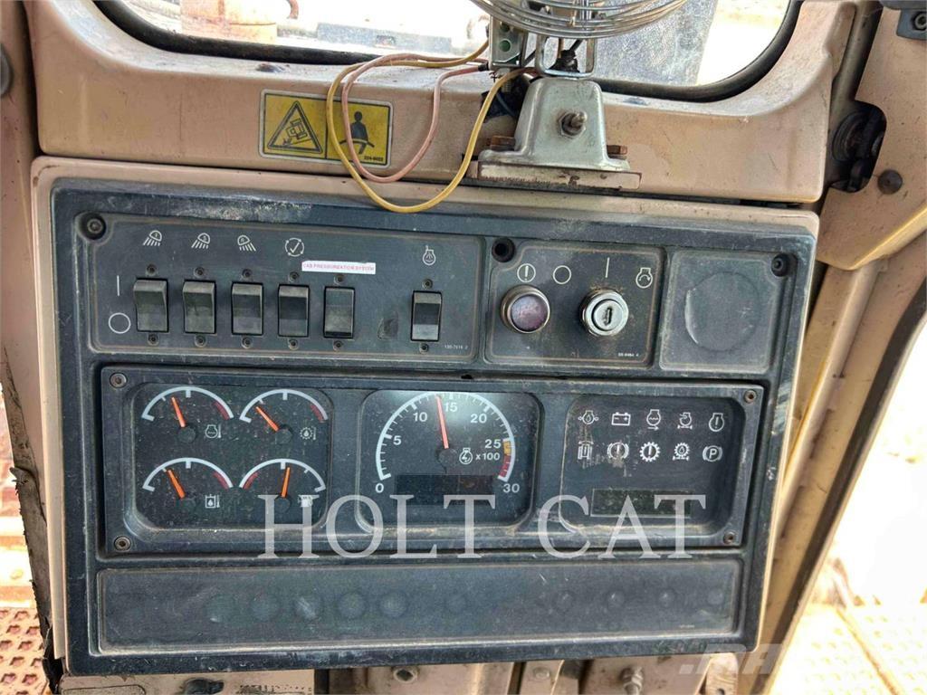 CAT D10R Гусеничні бульдозери