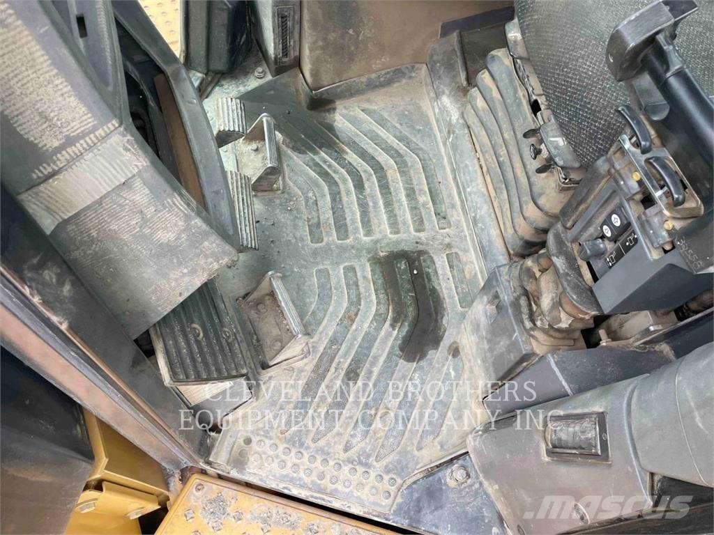 CAT D10T Гусеничні бульдозери