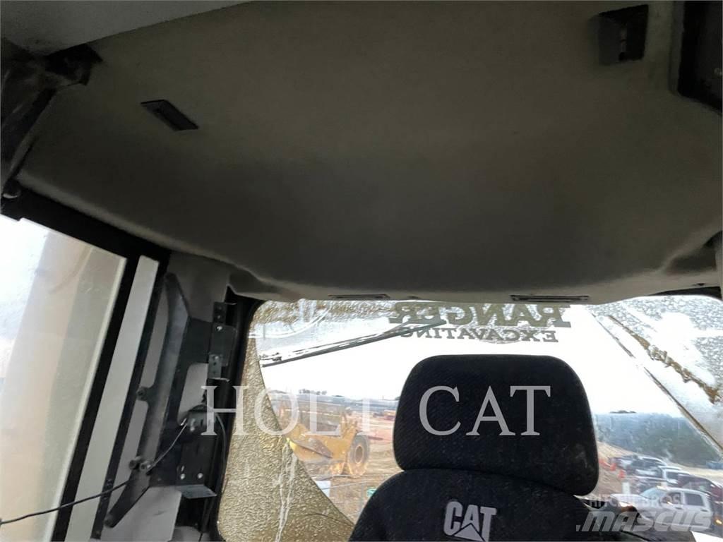 CAT D10T2 Гусеничні бульдозери