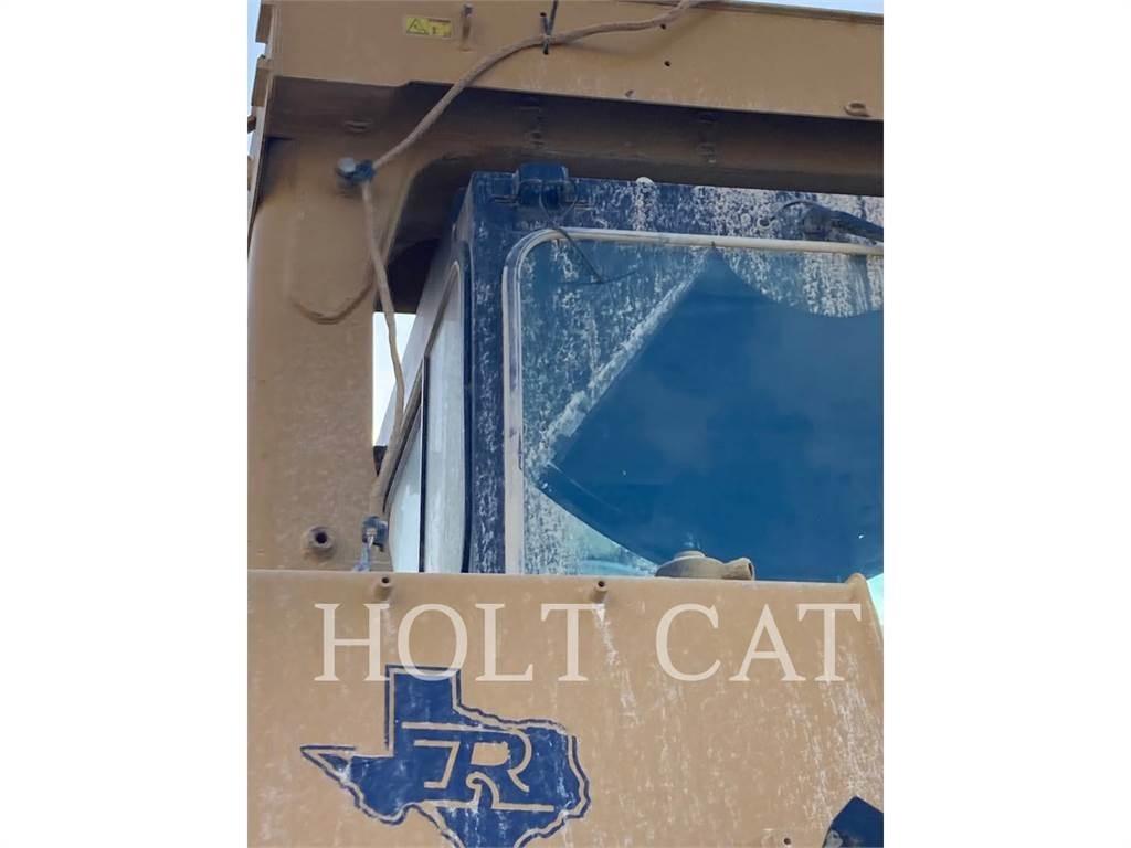 CAT D10T2 Гусеничні бульдозери
