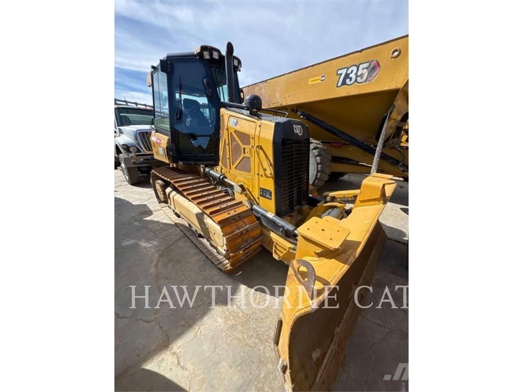 CAT D2 Гусеничні бульдозери