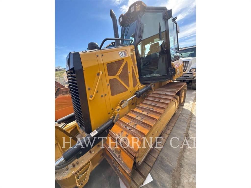CAT D2 Гусеничні бульдозери
